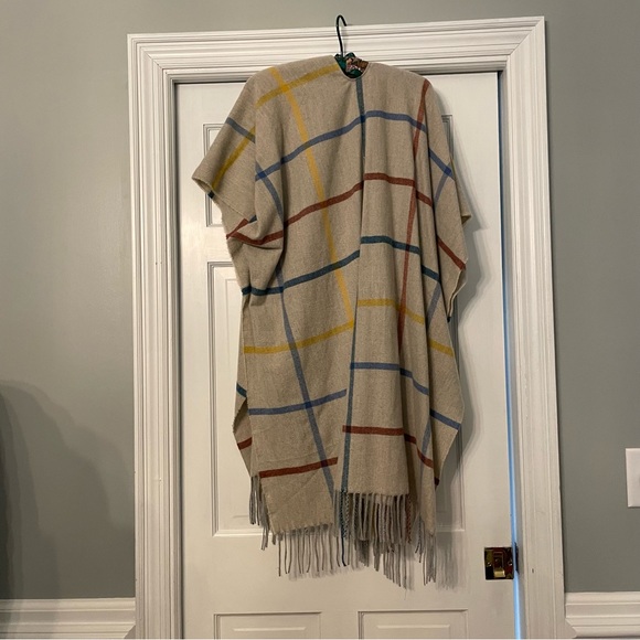 Do everything in love plaid shawl fringe wrap - Picture 4 of 4